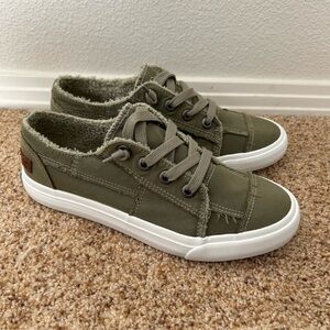 Blowfish sneakers NWOT